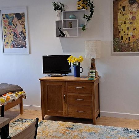 Modern Studio Apartment With Outstanding Views, Sleeps 2 Newlyn Zewnętrze zdjęcie