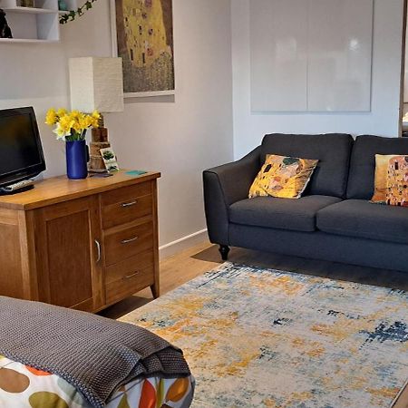 Modern Studio Apartment With Outstanding Views, Sleeps 2 Newlyn Zewnętrze zdjęcie
